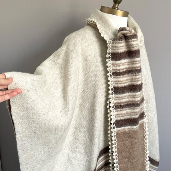 Brown Striped Wool Fringed Blanket Cape w/ Scarf Coat - O/S, Reversible - Picture 7 of 9